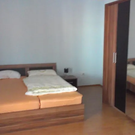 Slatine Apartment *